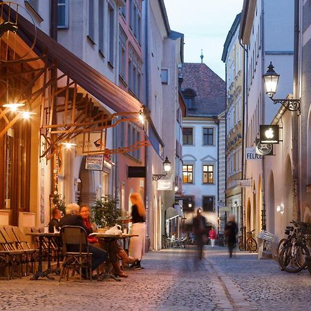 Hotel Orphee - Grosses Haus Regensburg Exterior foto