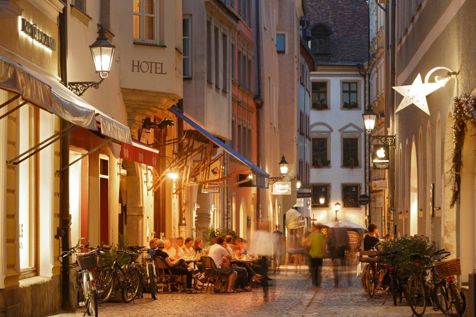 Hotel Orphee - Grosses Haus Regensburg Exterior foto